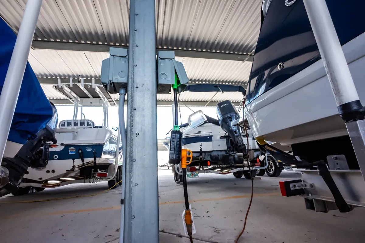 Electric Plug for RV